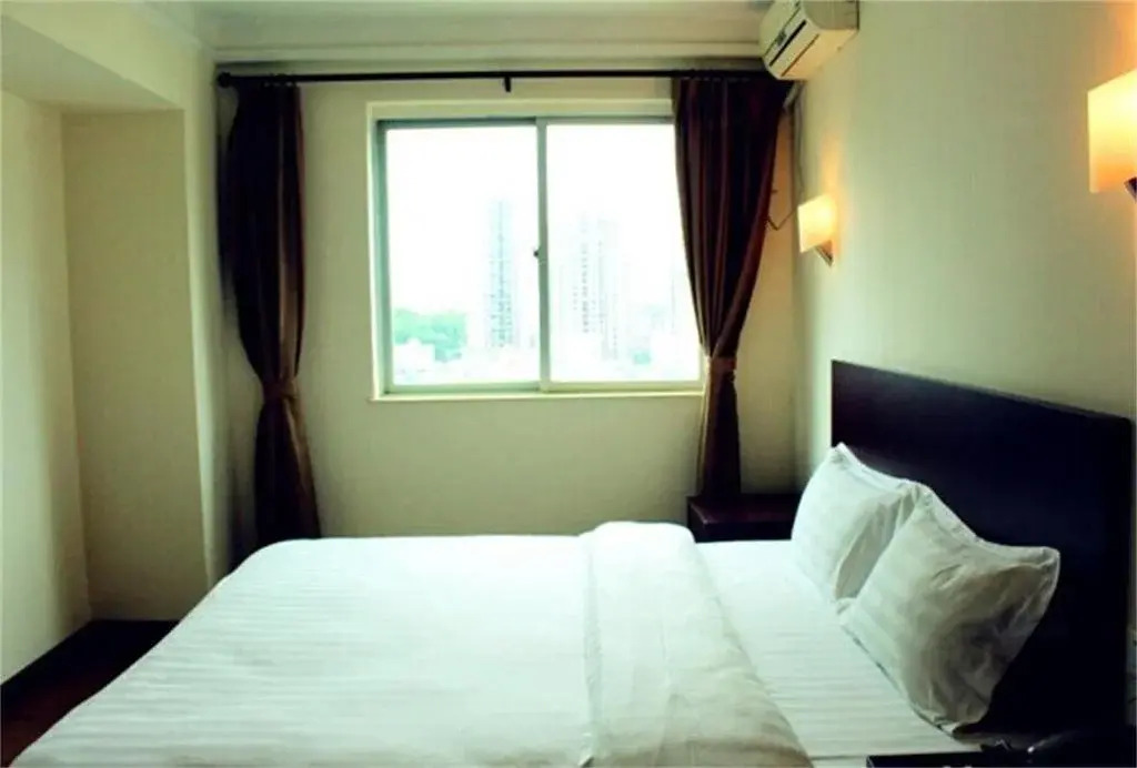 Yi Jia Holiday Hotel