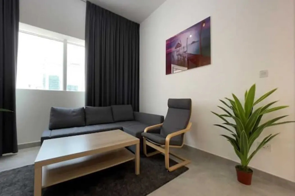 Cozy 1 BHK Furnished Apartment in Palette Tower in Tourist Club Area
