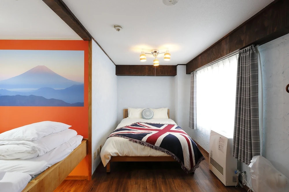 Frontier 24 - Premium Suite 402