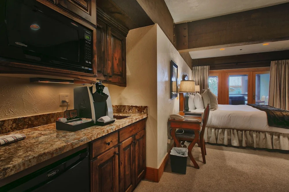 Premium Luxury Three Bedroom Suite with Hot Tub