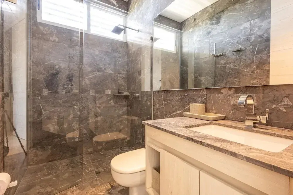 Oceanview 3BR Condo w spa gym