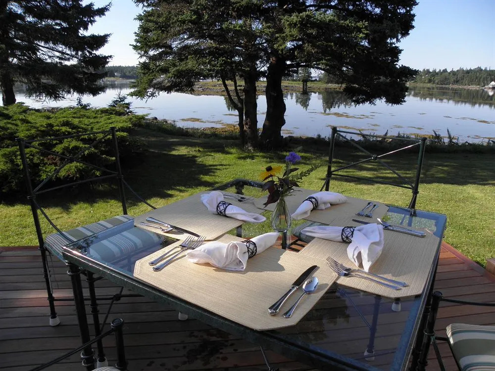 Ann's Point Inn