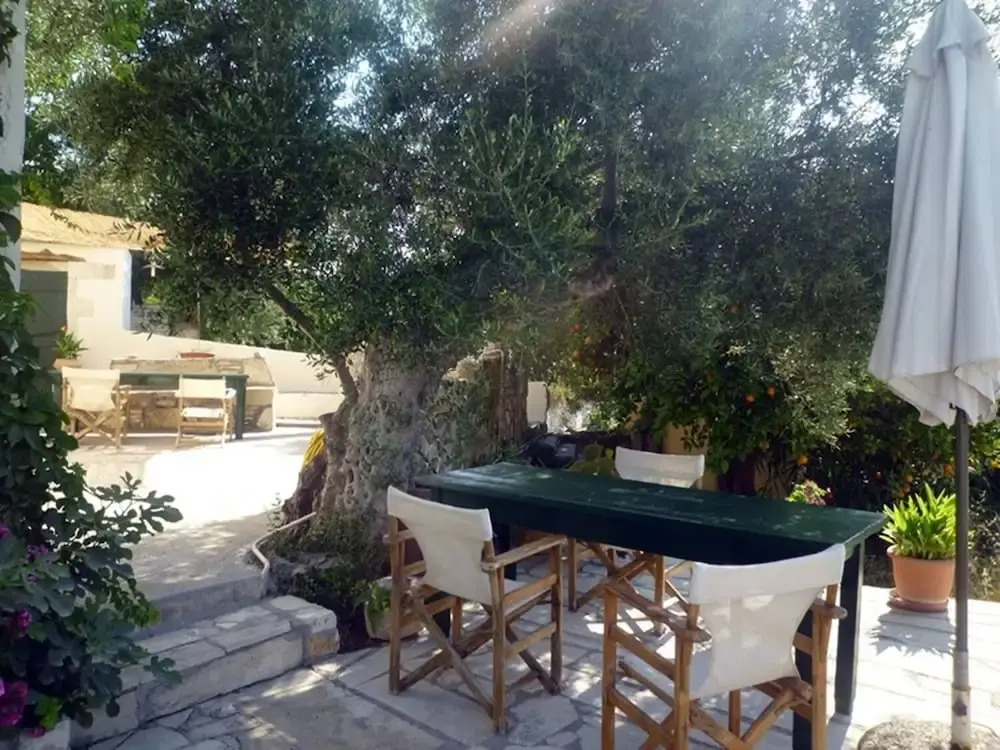 Dream 2 -traditional House With Pool To Share