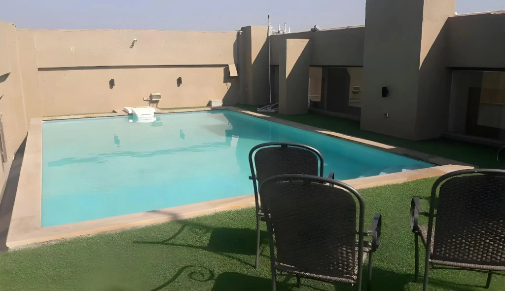 Click Hotel, Junagadh