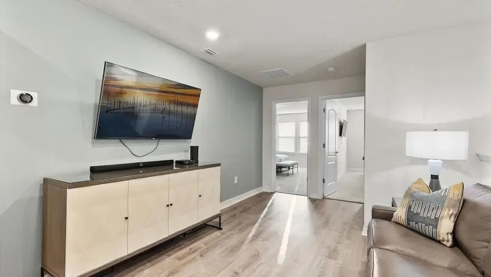5 Bed 4 Bath Townhouse With Pool 5 Bedroom Townhouse by RedAwning