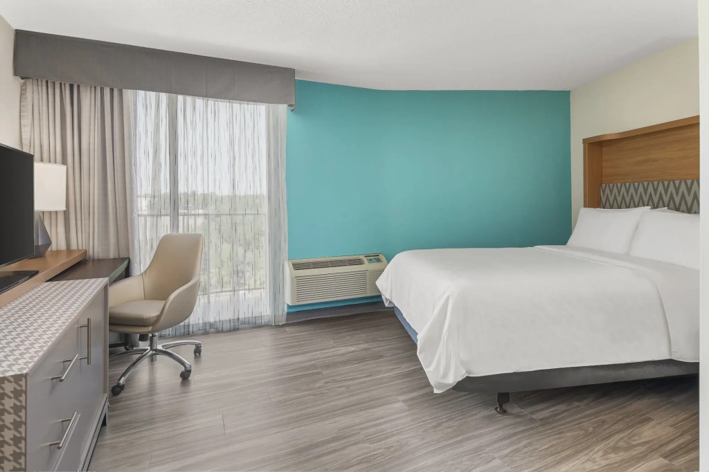 Holiday Inn Charleston-Riverview by IHG