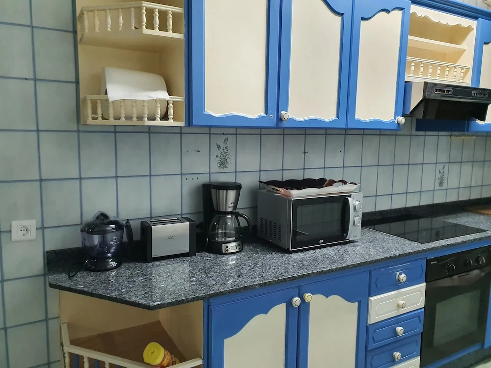 Budget Rooms at Jumbo (15 minutes walk)