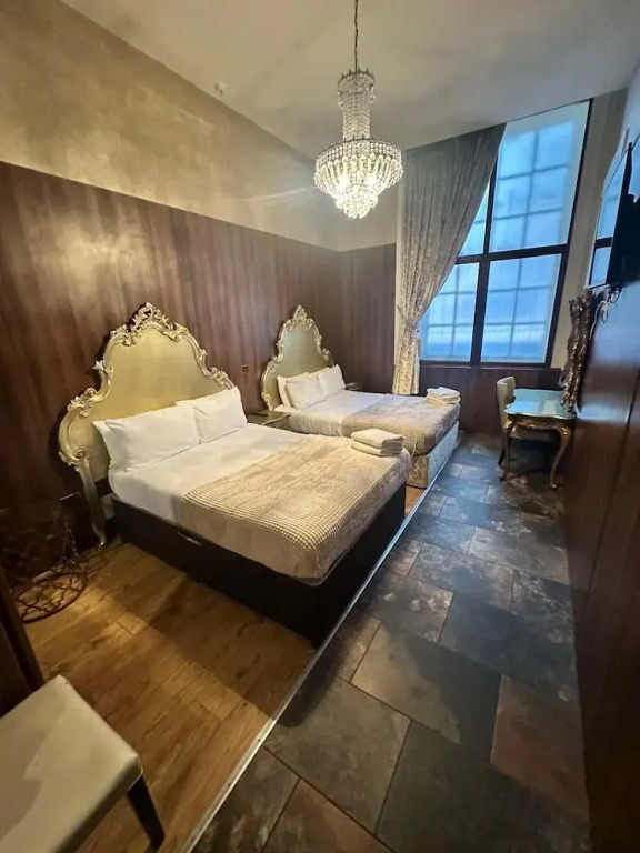 White Star Line Hotel