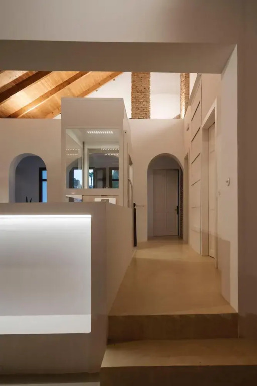 La Moderna Suites