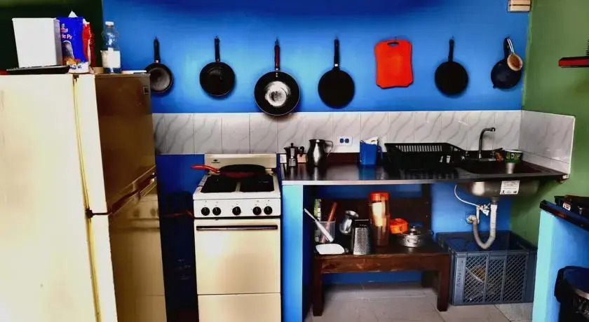 Tomate Cafe Hostel