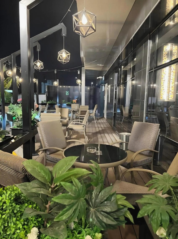 Platinum Hotel