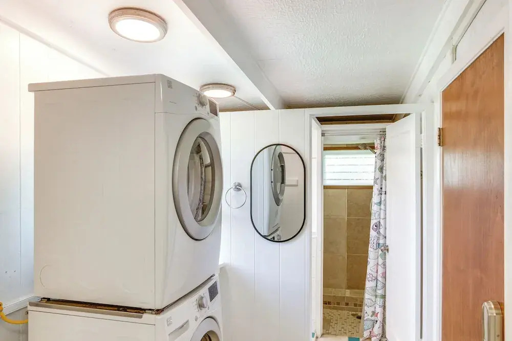 Charming Historic Hilo House Minutes to Beach!