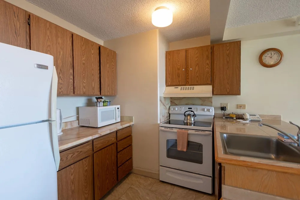 Waikiki Sunset Suite 2404