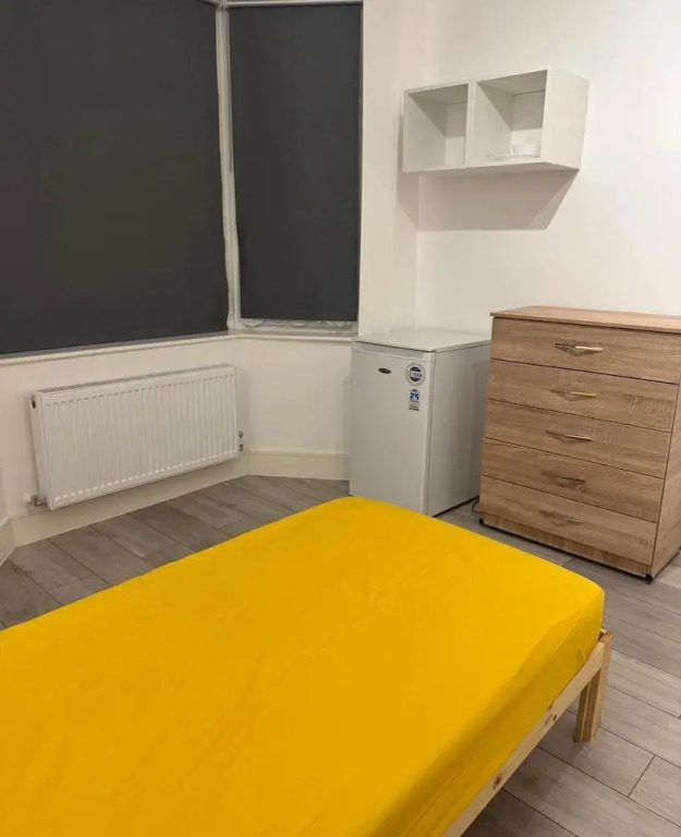 Enchanting 4-bed House in Enfield