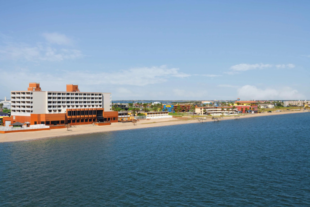 DoubleTree by Hilton Corpus Christi Beachfront
