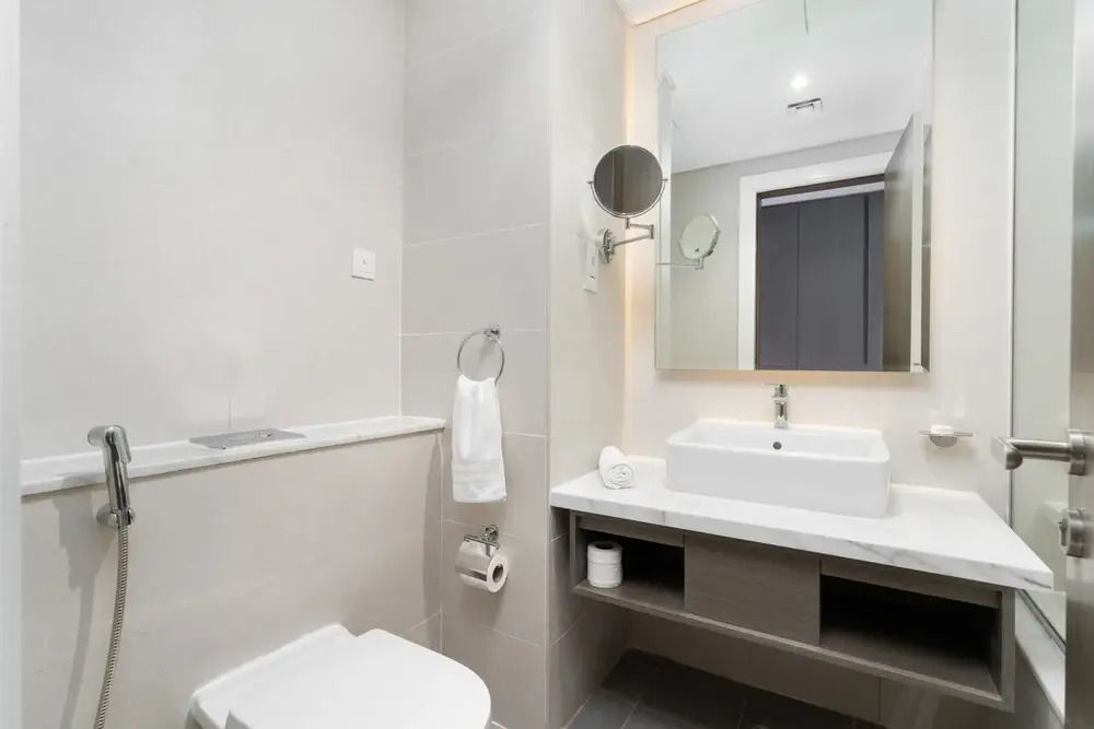 Homey 1 BR with Canal View l Business Bay
