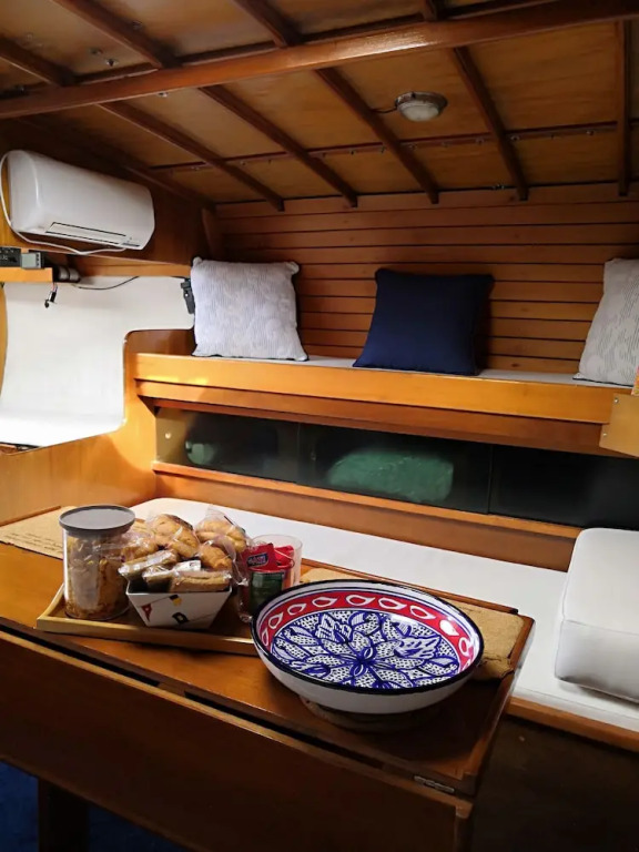 Boat, Sleep & Tours EHoa