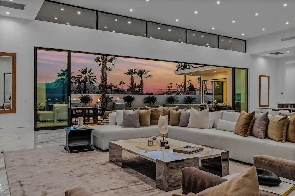 Sleeps 25 2 Luxury Villas w/ Pool + Spa, Putting Green Bravo by Avantstay
