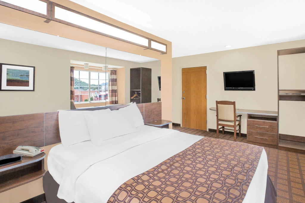 Microtel Inn & Suites by Wyndham Franklin