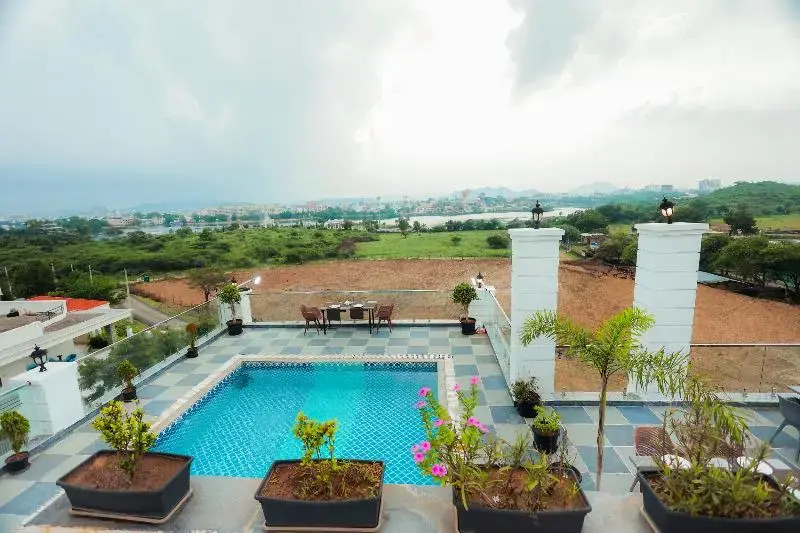 Revaas Lake View Boutique Stay