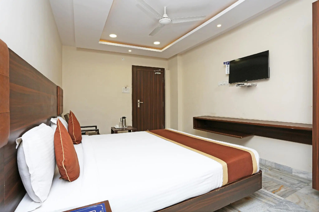 FabHotel Srujana Stay Inn