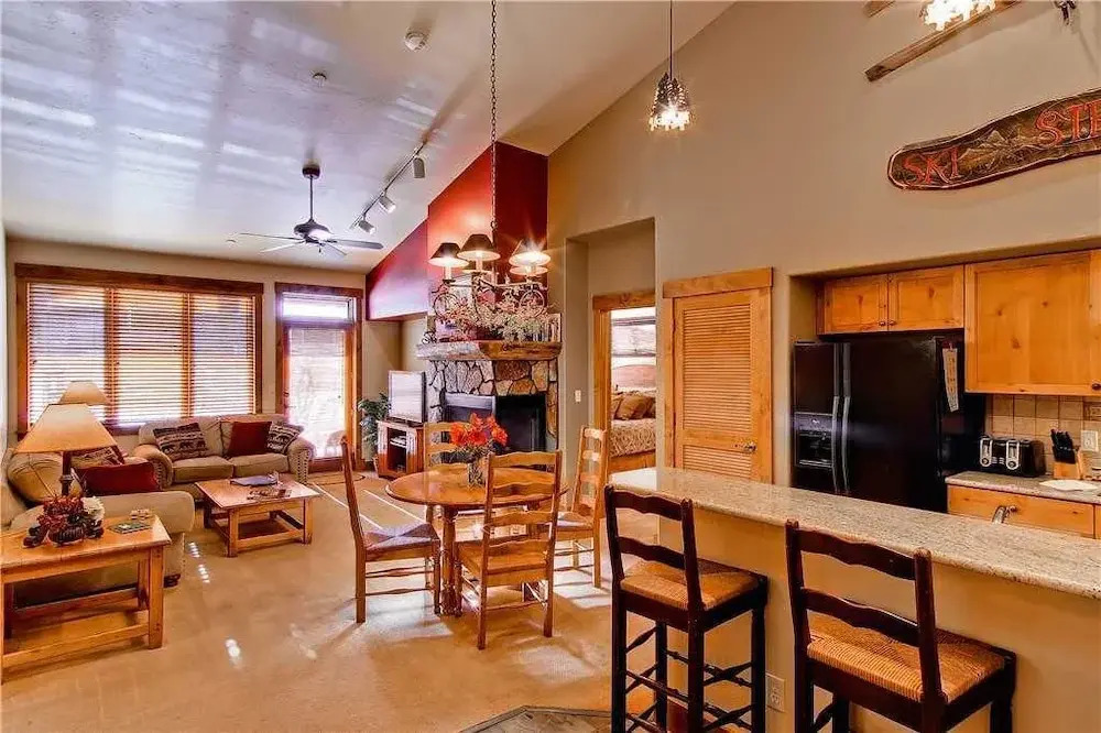 Tl2306 Top Floor and Amenities Galore! Beautuful Residence! Winter Specials!