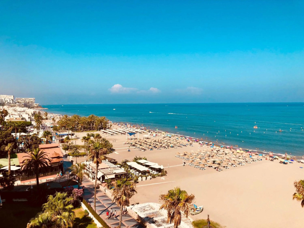 La Carihuela - Apartamento de 3 dormitorios -A 300mtrs de la playa