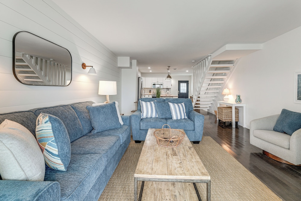1 Mi to Fenwick Island SP: Condo w/ Boat Dock!