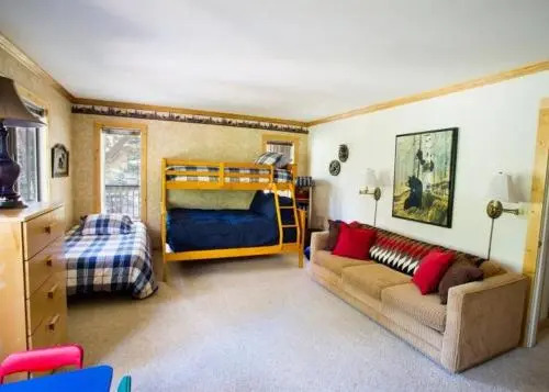 Forest Retreat Rental Cabin