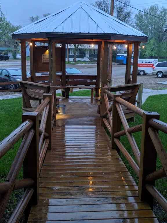 Sagebrush Inn and Suites