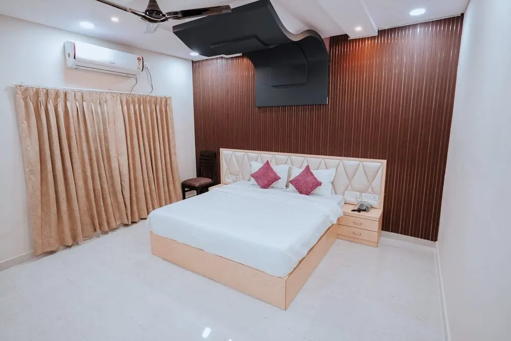 Bajajs Karwan Inn