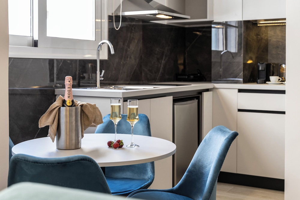 DOMIOS Suites Athens