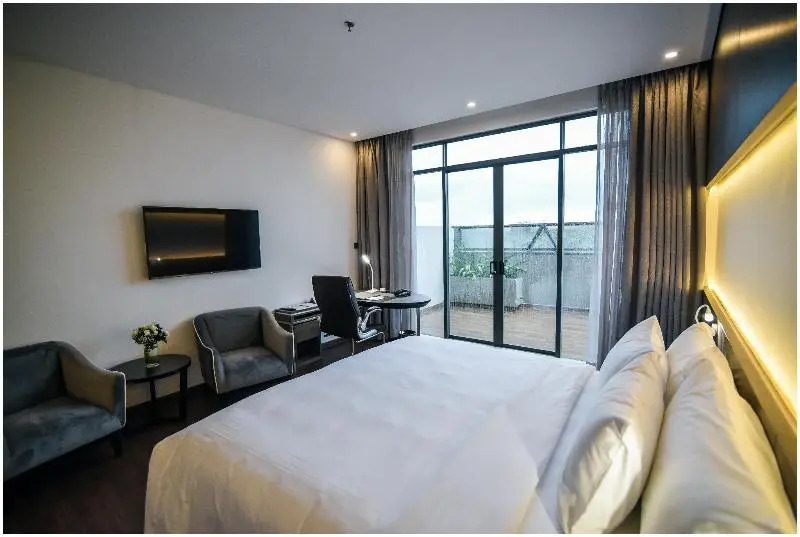 The Mira Central Park Hotel