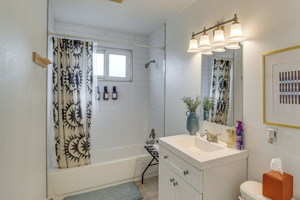 Families w/ Pets Welcome! Art Deco Home in Arvada