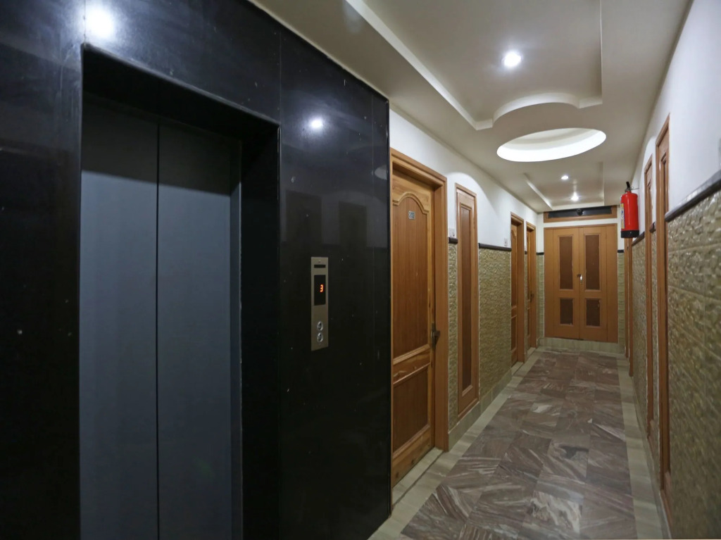 OYO 7358 Hotel Jagdish Residency