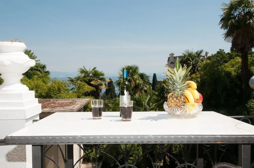Apartments Tomic A8