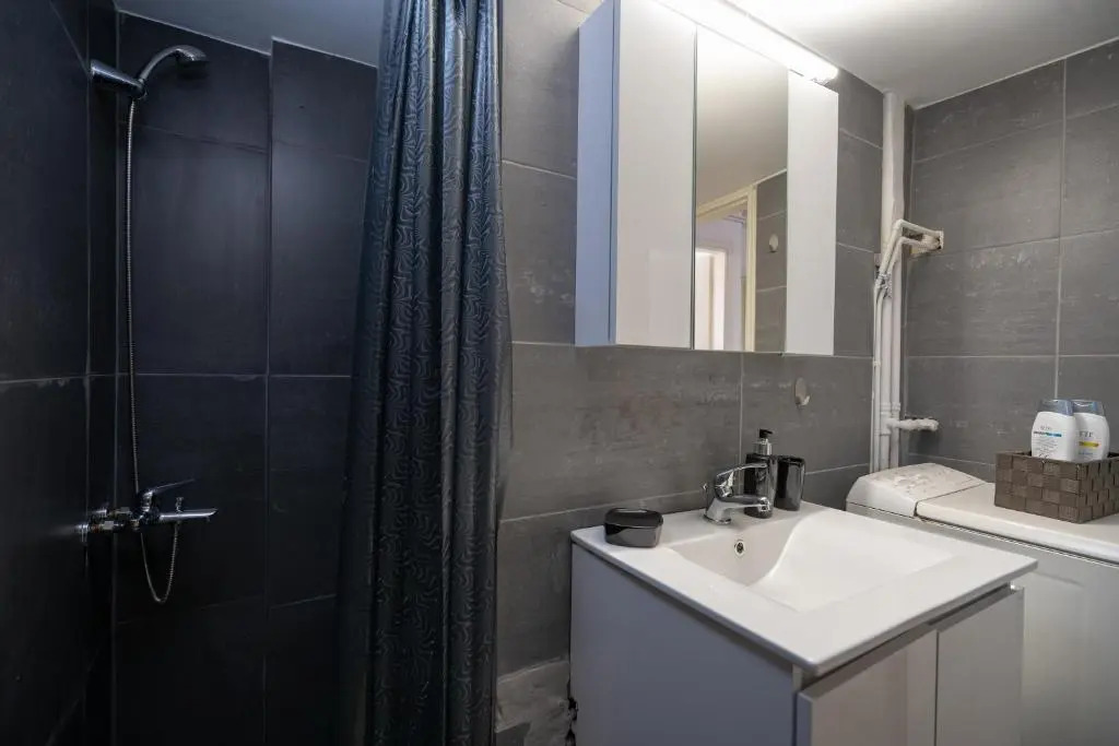 Dimotiko Theatro metro st. 1 bedroom 4 pers. flat