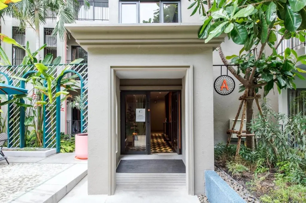 2BR Designer's villa at La Habana Huahin