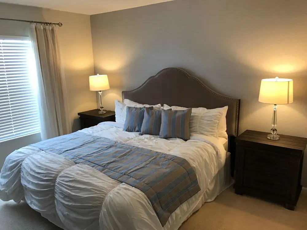 Villa 2625 Pawnall Windsor Hills
