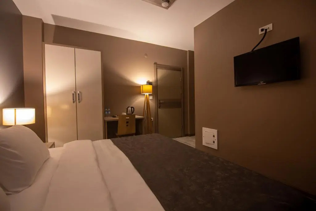 Staron Otel