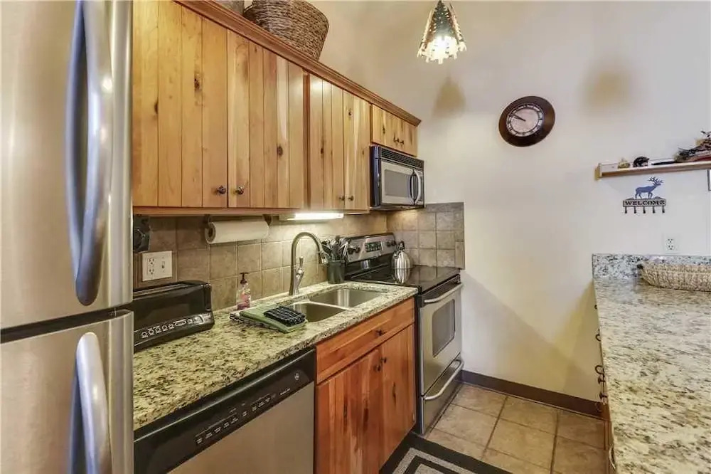 TYRA SKI IN OUT 4 BR Condo