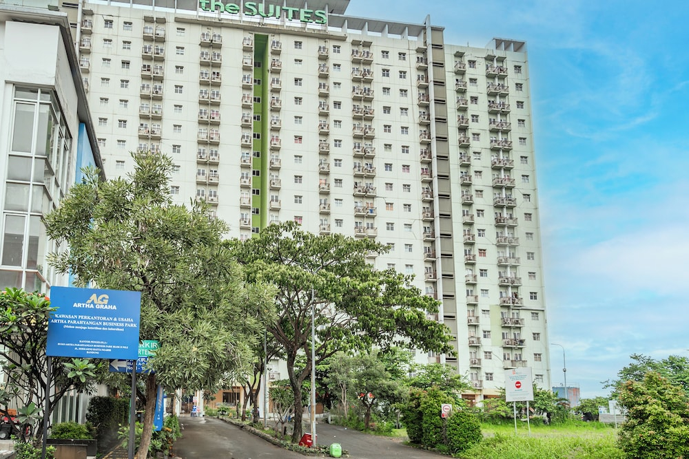 OYO 93927 Apartemen Gateway Pasteur By Taufan