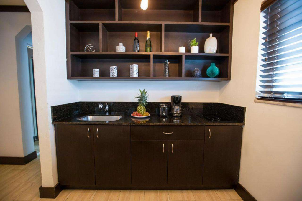 Lincoln Arms Suites