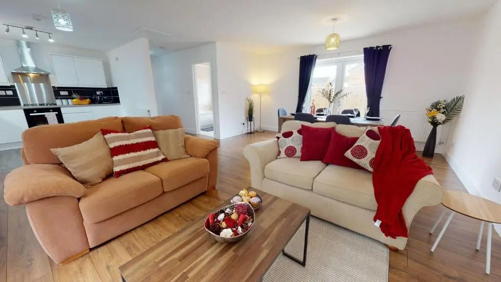 Private Spacious 2 Bedroom, 2 Bathroom & 2 Parking by Srk Accommodation