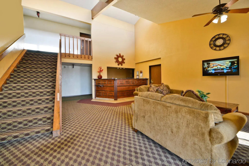 HomeTown Inn