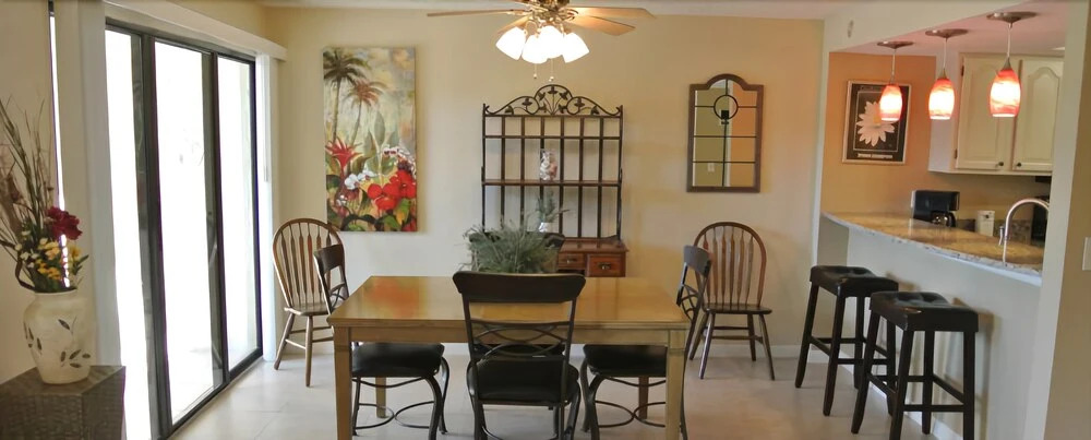 Estero Blvd Condo #258883 2 Bedrooms 2.5 Bathrooms Condo