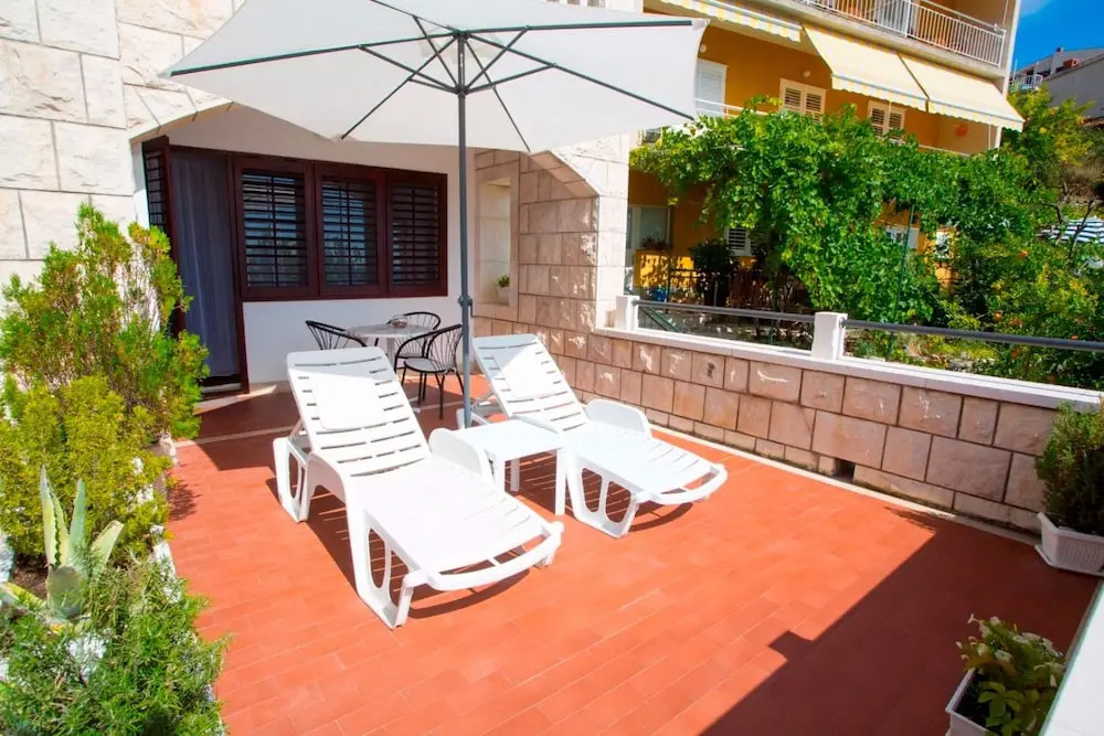 Hope - 30m to the sea & Seaview - R3