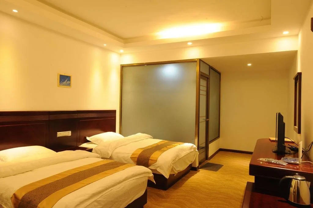 Deqin Zangkangyuan Business Hotel