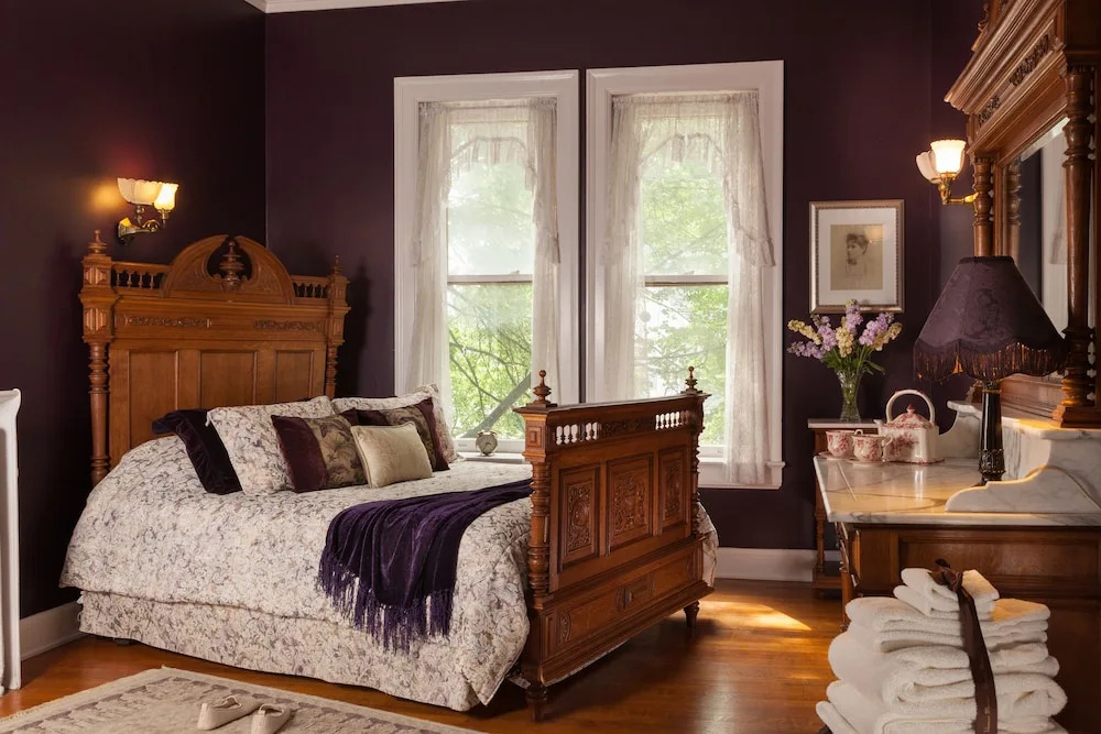 Vrooman Mansion B&B