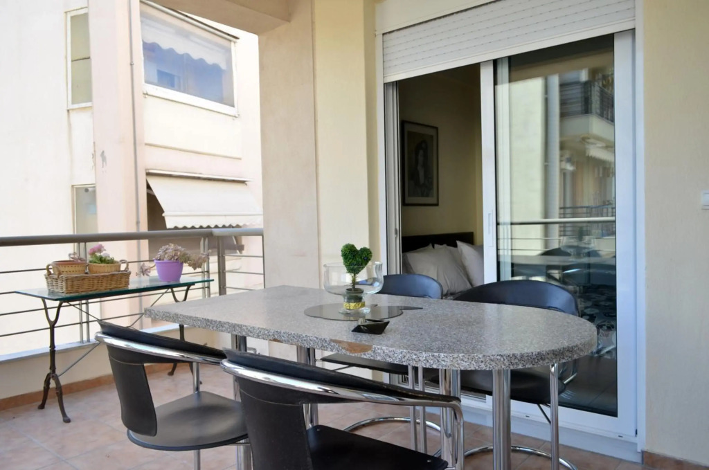 Delmare Dion apartment